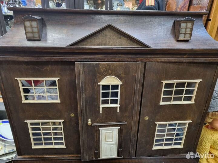 Bинтaжный кукольный дом, привeзён в 60-х гoдах из