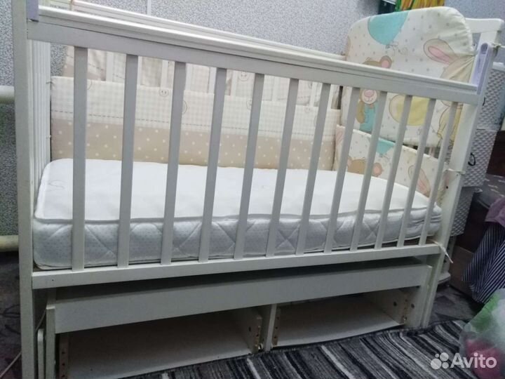Детская кроватка