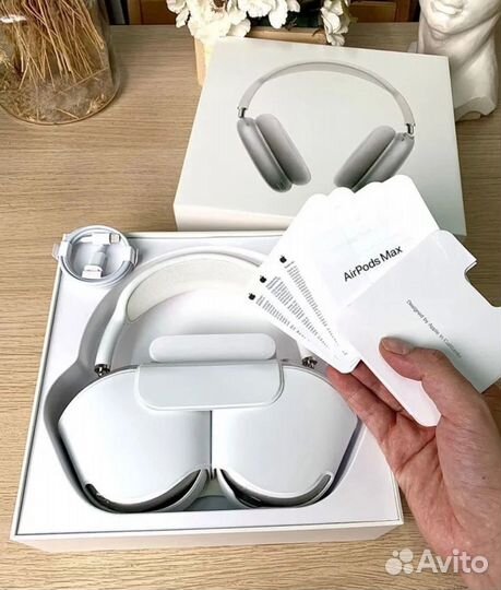 Airpods Max white limited