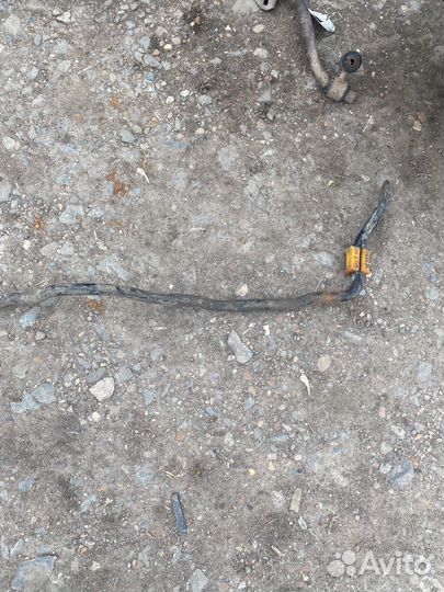 Стабилизатор передний Mitsubishi diamante f31a