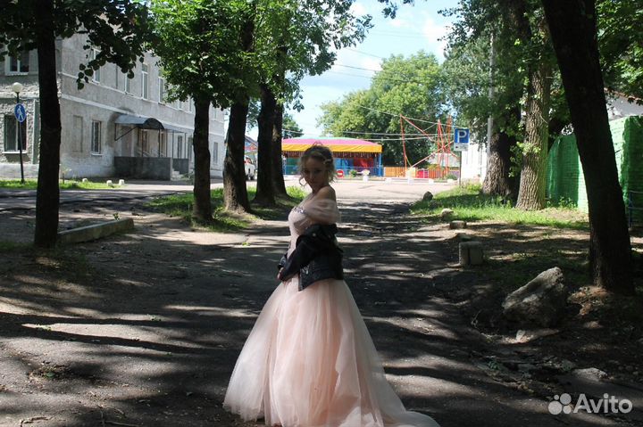 Выпускное платье со шлейфом