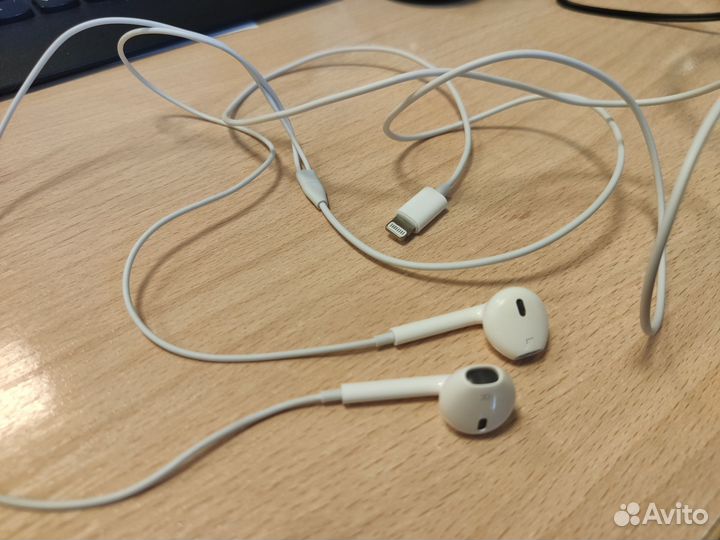 Новые проводные наушники от Айфона(iPhone)