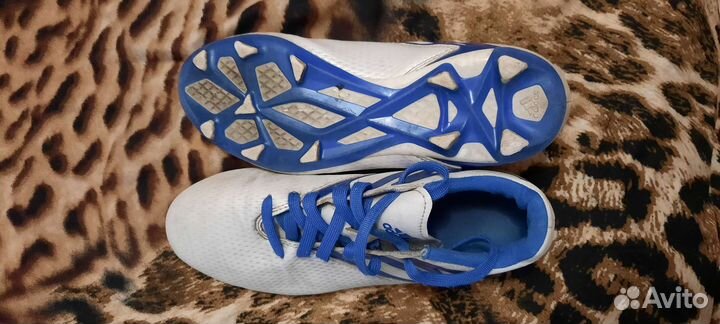 Футбольные бутсы