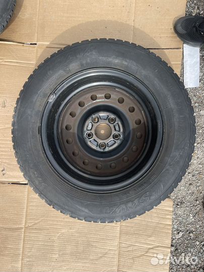 Продам комплект колес в сборе 205/65 R15