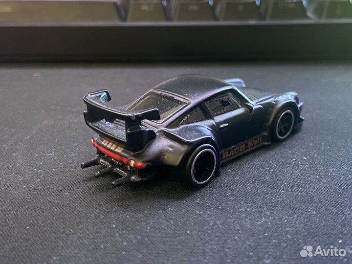 Hot wheels porsche 930 rwb