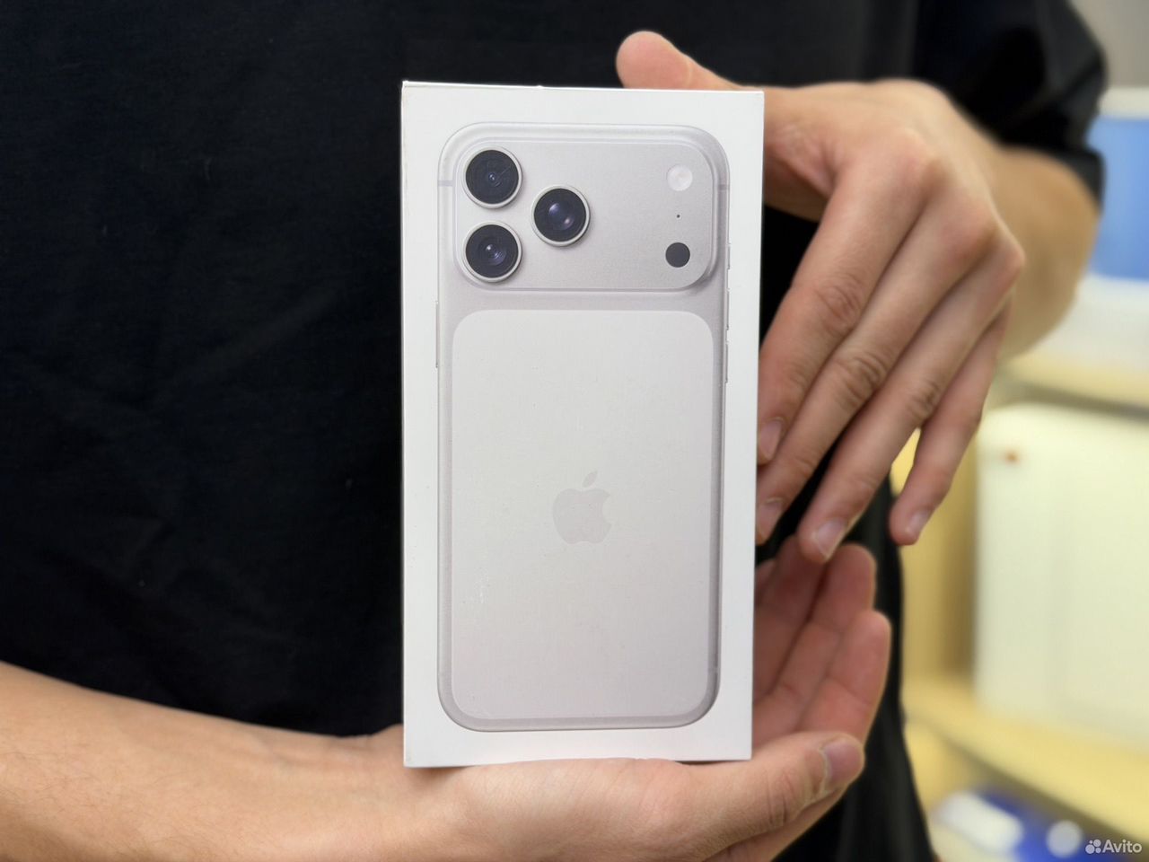 iPhone 17 Pro Max, 256 ГБ, eSIM