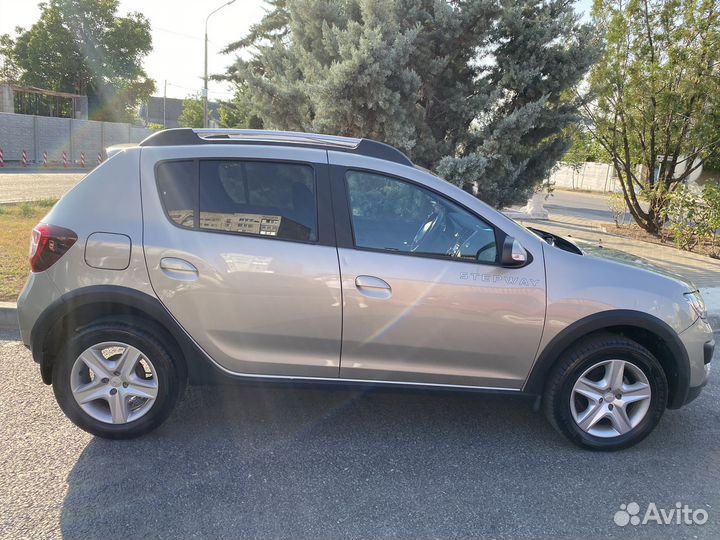 Renault Sandero Stepway 1.6 AT, 2017, 145 000 км