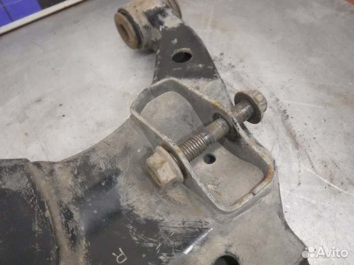 Рычаг нижний передний правый Toyota Lc Prado 120