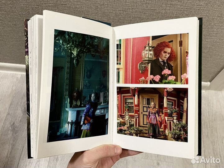 Книга Алиса в Зазеркалье Disney