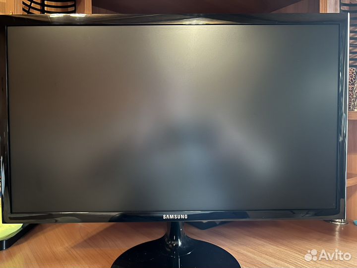 Монитор Samsung 22