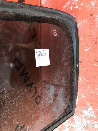 Стекло собачника правое Nissan X-Trail NT30 QR20