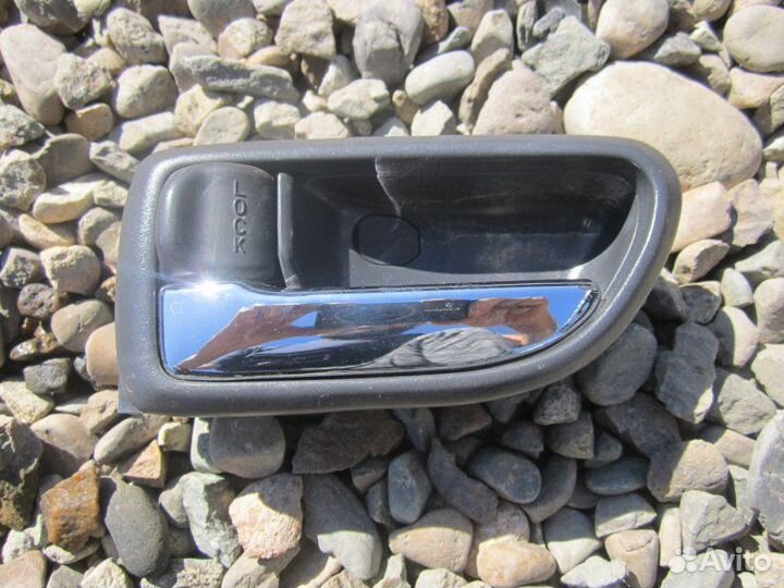 Ручка двери внутренняя левая Subaru Legacy BH5