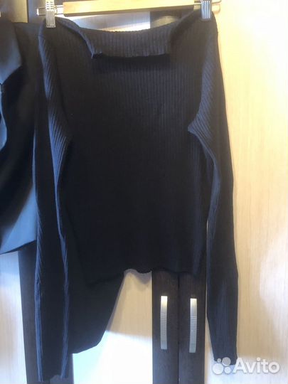Костюм чёрный брючный 44 46 водолазка в подарок