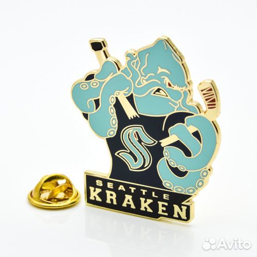 Коллекция хоккейных значков 