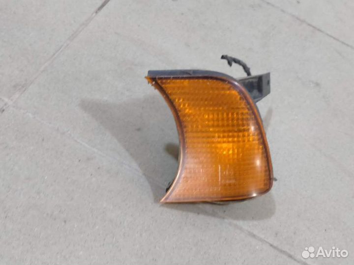 Указатель поворота левый желтый BMW 5-серия E34 19