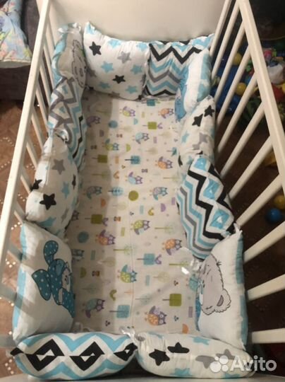 Детская кровать с маятником и ящиком