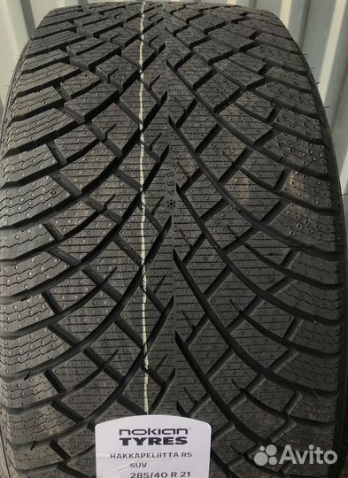 Nokian Tyres Hakkapeliitta R5 SUV 285/40 R21 109T