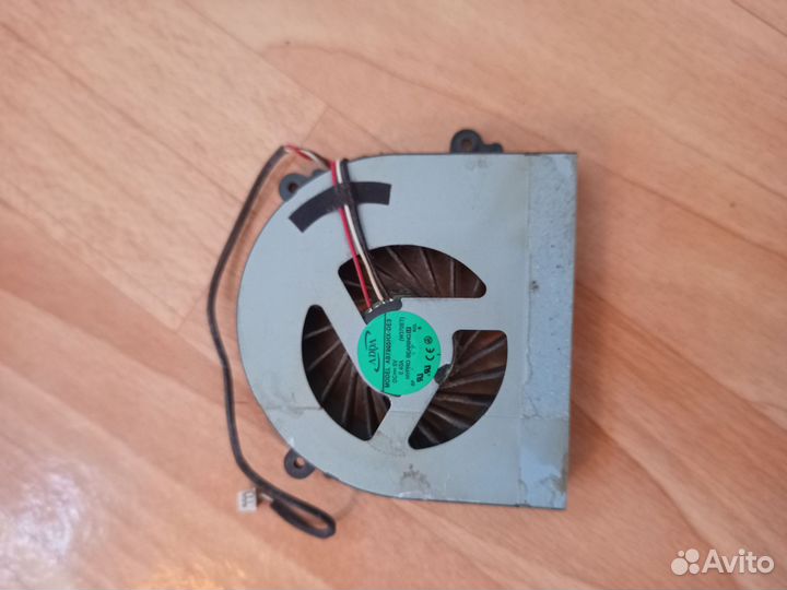 Кулер для ноутбука 6-31-w370s-101