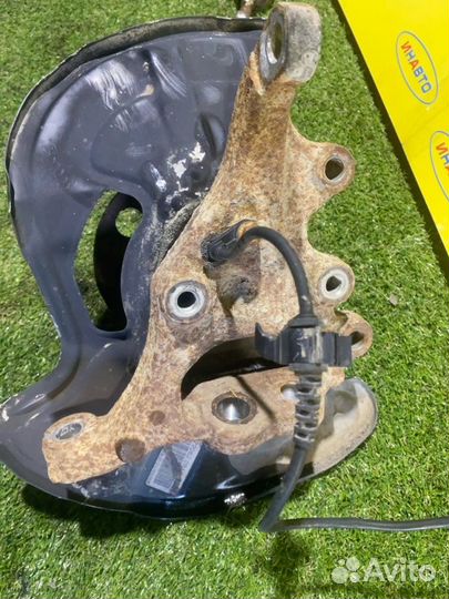 Кулак поворотный передний левый Mercedes-Benz C