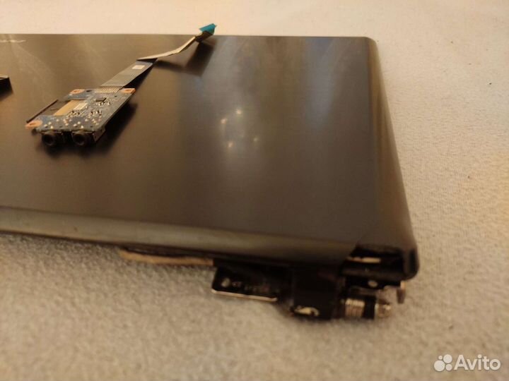 Крышка матрицы для Lenovo G780 в петлями