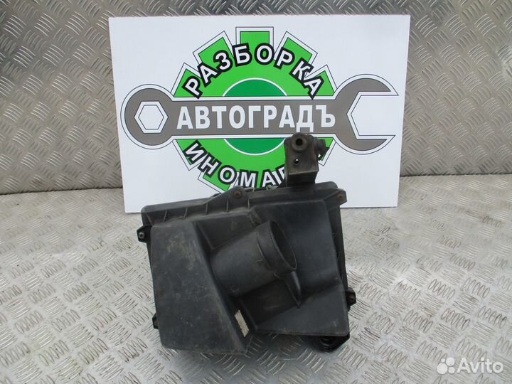 Корпус воздушного фильтра Ford Focus 2 1.8