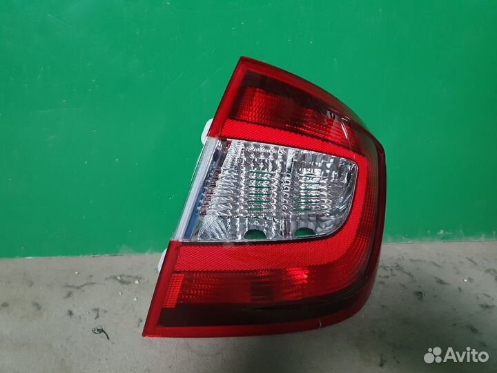 Фонарь правый лифтбек для Skoda Rapid 1