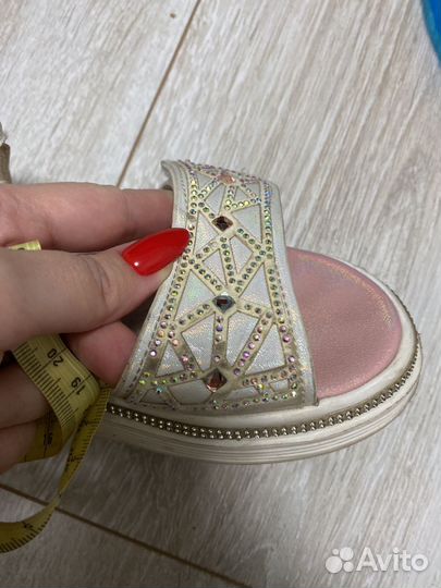 Босоножки для девочки 32