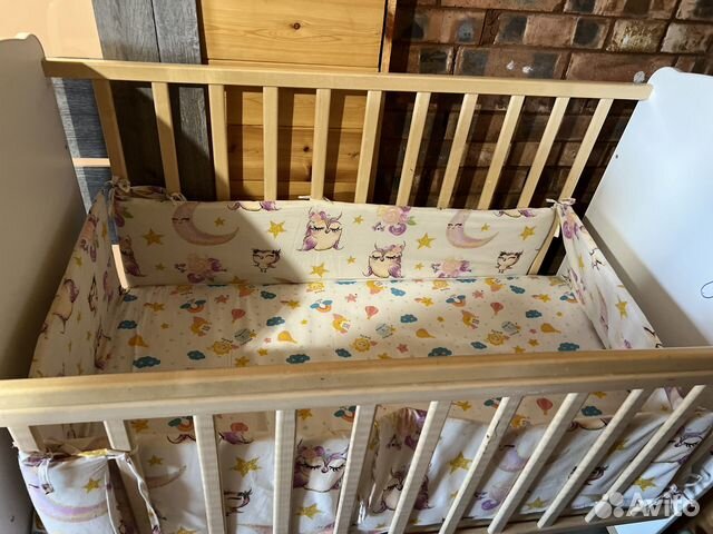 Детскую кровать с матрасом и бортиками 3т