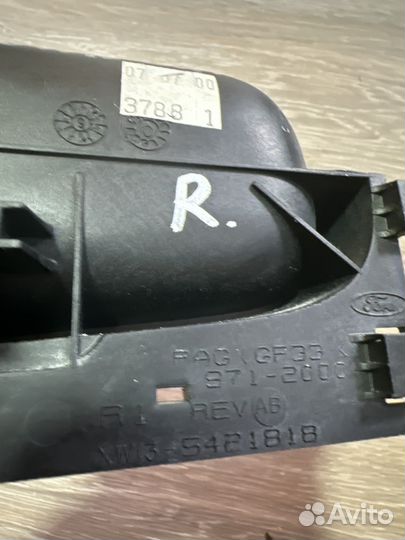 Ручка внутренняя перед. правая Lincoln Town Car 3