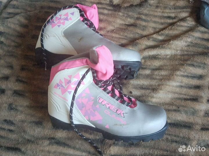 Лыжные ботинки