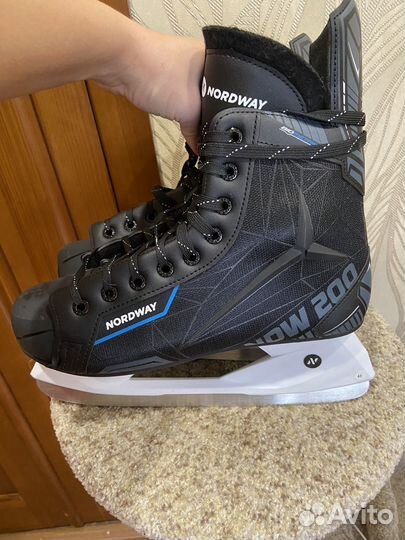 Коньки хоккейные 43 размер