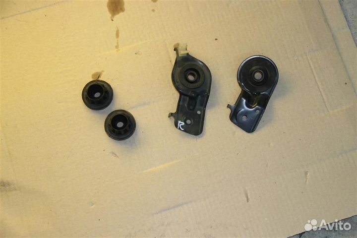 Крепление радиатора Nissan Primera P12E 2002