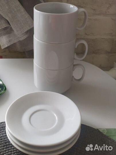Кофейные кружки с тарелочками