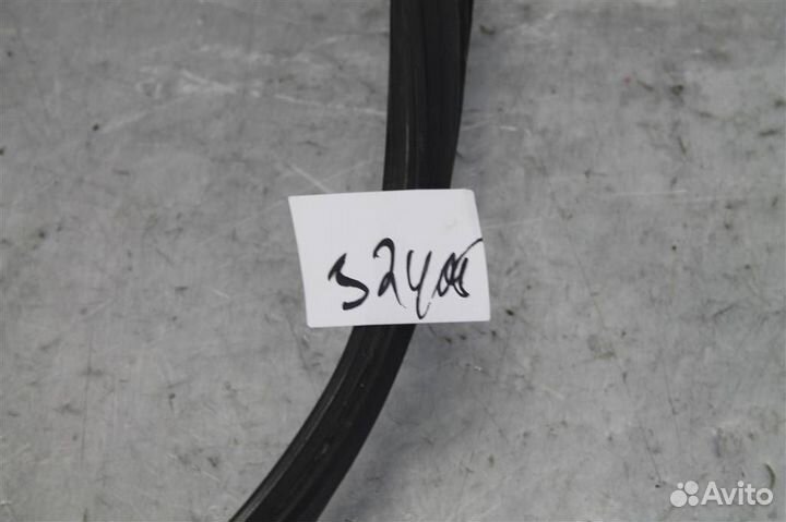 Уплотнитель стекла двери передней правой Nissan S