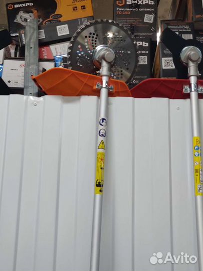 Триммер бензиновый 4-х тактный, проф. комплектация