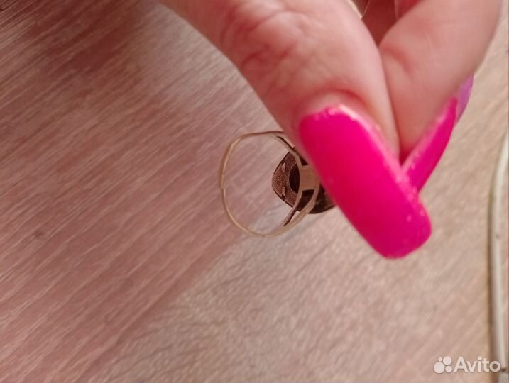 Серебряное кольцо с камнем