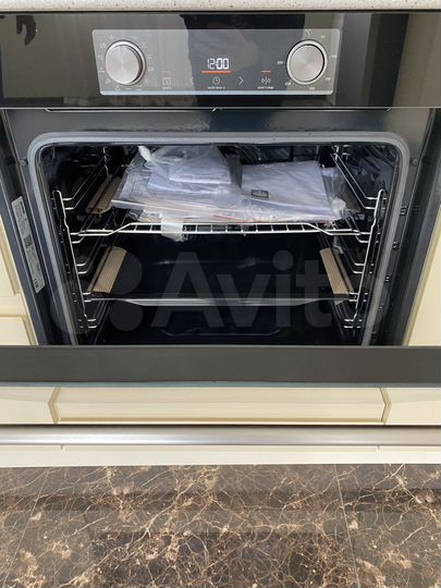 2-к. квартира, 90 м², 3/14 эт.