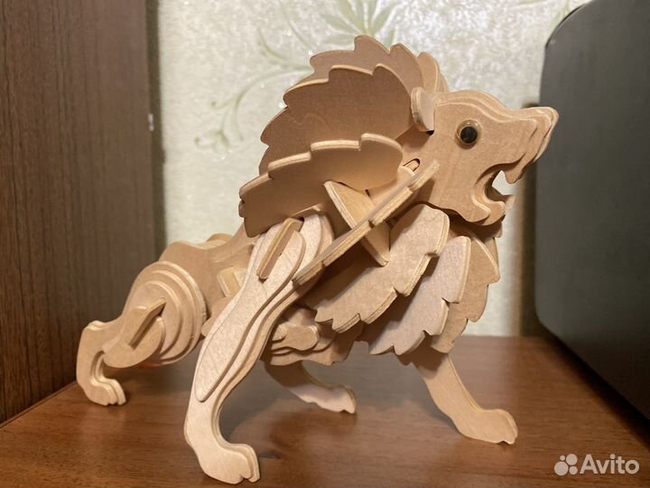 Деревянный лев