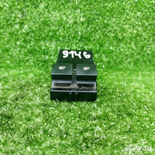 Кнопка стеклоподъемника двери передней левой Opel