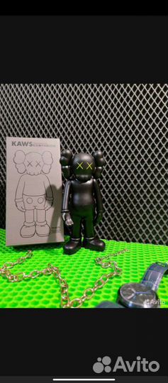 Фигурка kaws