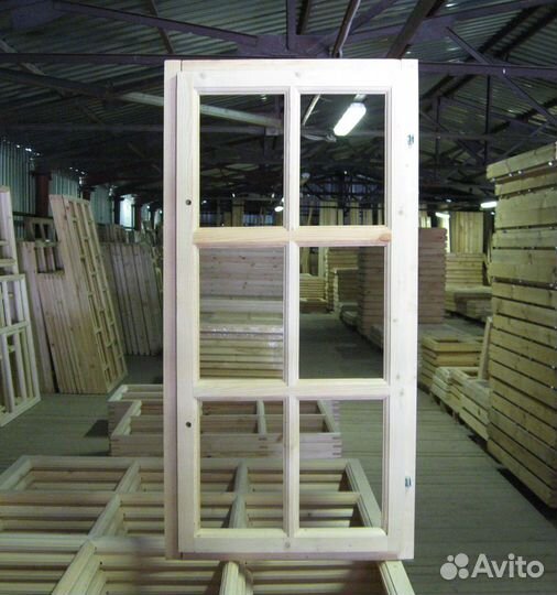 Деревянное окно для веранды