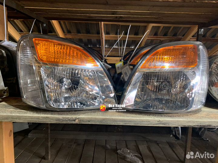 Фара передняя левая на Hyundai Starex Старекс