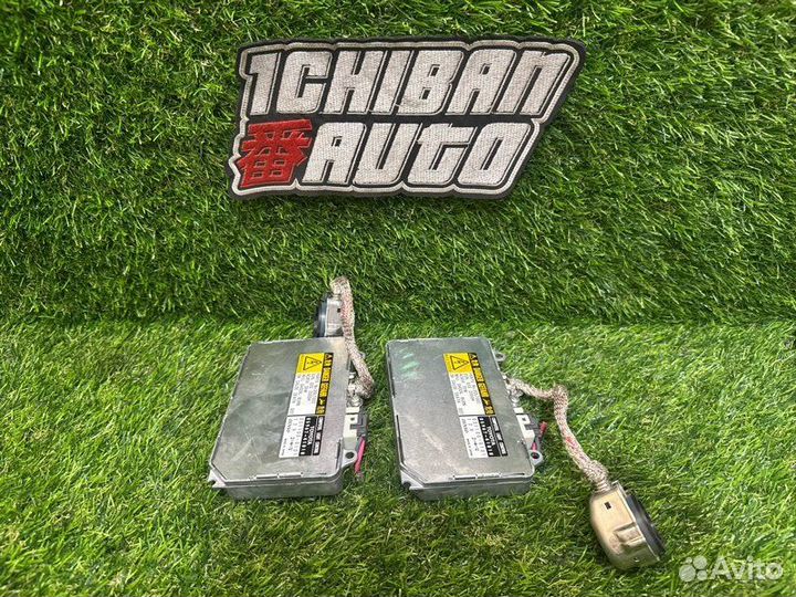 Блок ксенона Toyota Isis ANM15