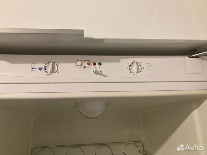 Продаю холодильник Whirlpool 200см