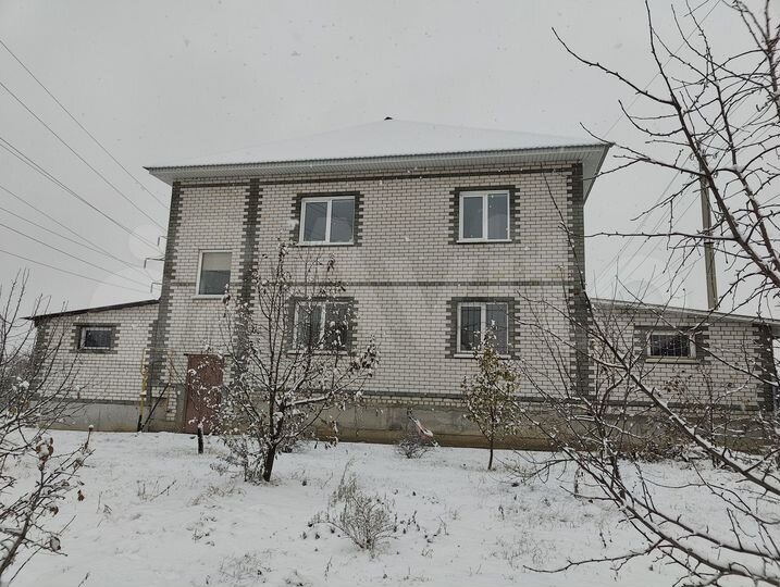 Коттедж 242 м² на участке 8,5 сот.