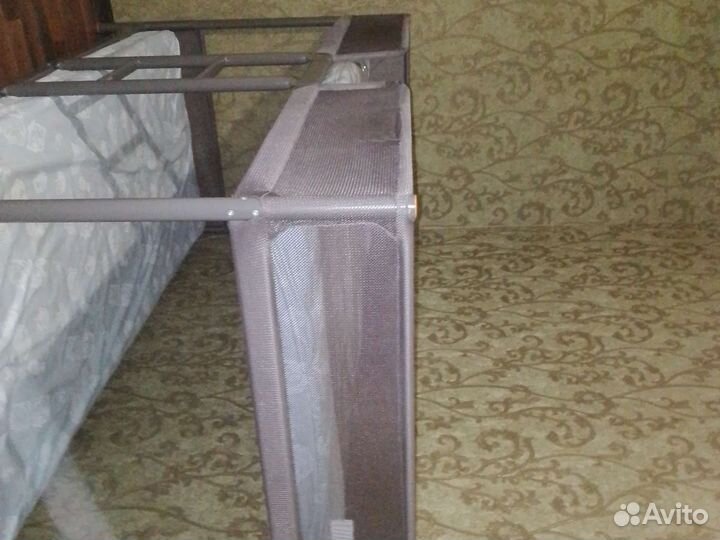 Двухэтажная кровать