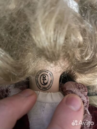 Кукла фарфоровая коллекционная