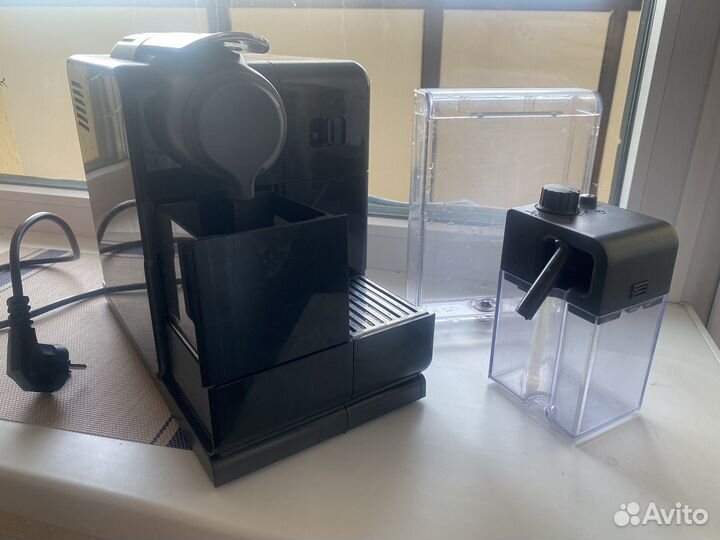 Кофемашина капсульная DeLongi Nespresso EN560