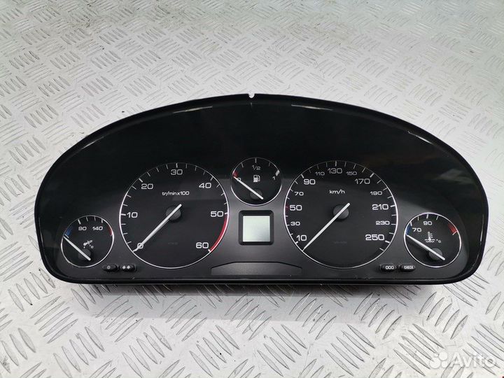 Панель для Peugeot-Citroen 607