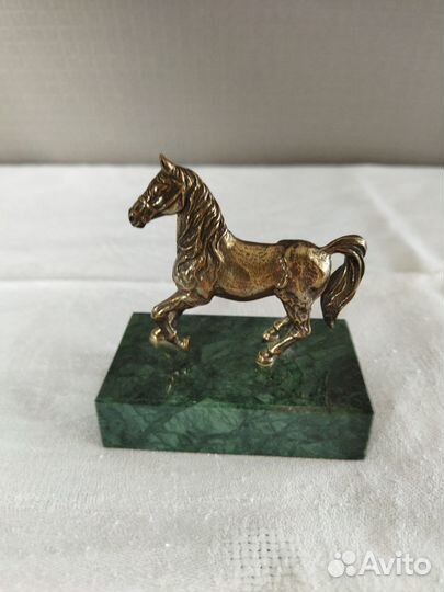 Бронзовая статуэтка Конь